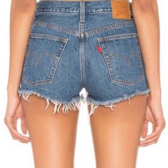 Levi’s Iconic 501 Denim Jean Short Button Fly Medium Wash Size 27 - Picture 2 of 15